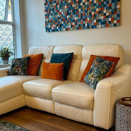 Homely Victorian Terraced Town House With Parking. Taunton Esterno foto