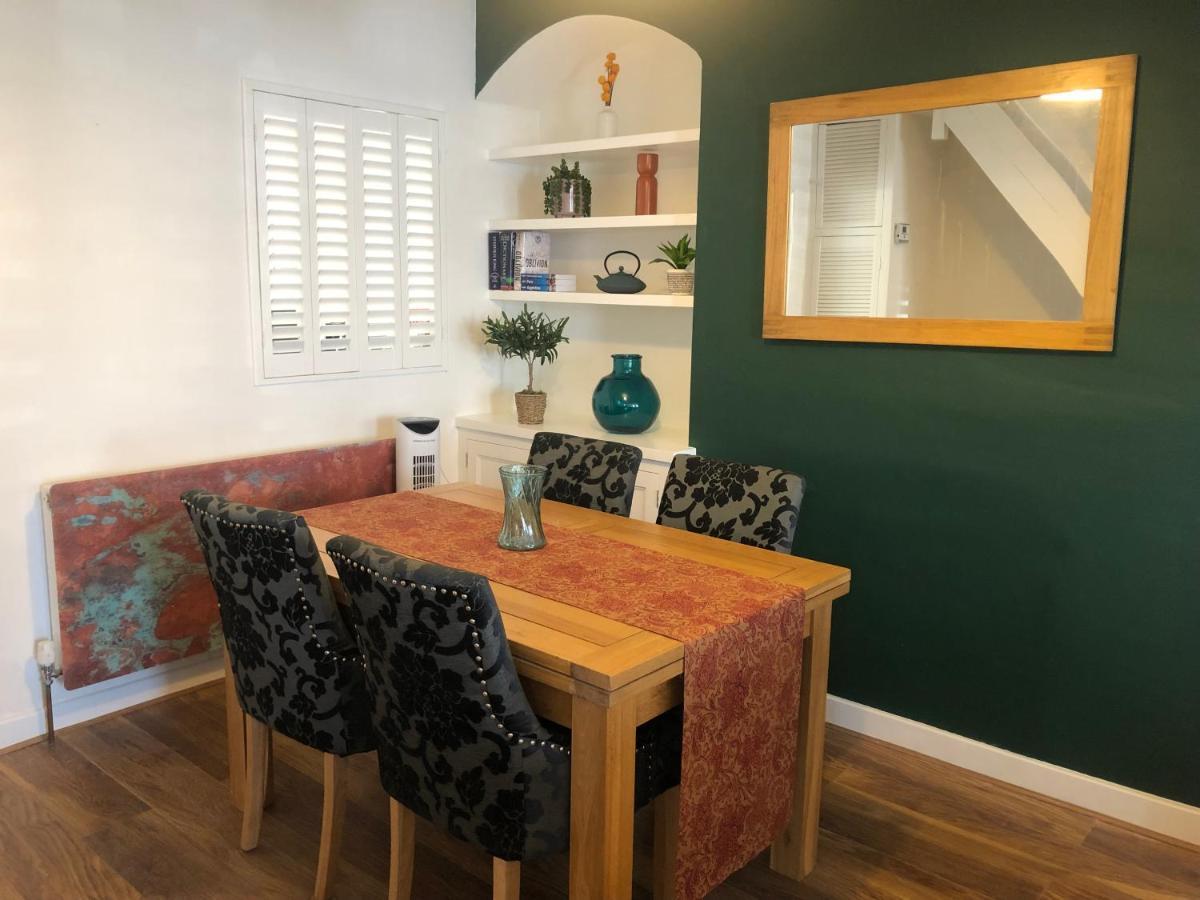 Homely Victorian Terraced Town House With Parking. Taunton Esterno foto